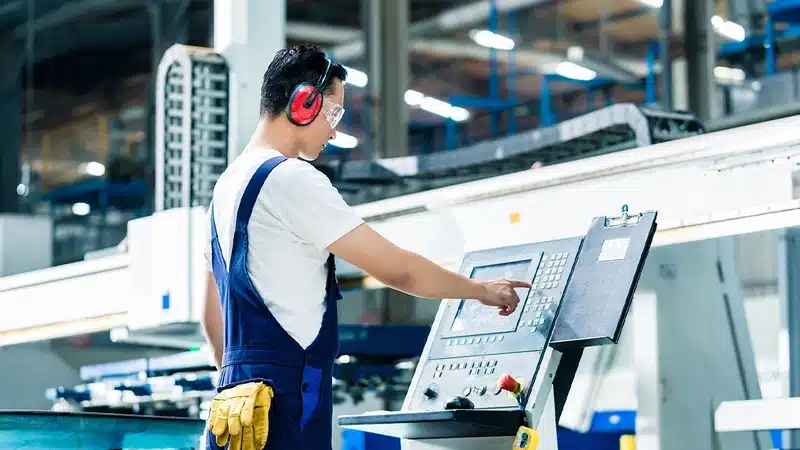 تأثیر دستگاه‌های CNC در صنعت هوافضا